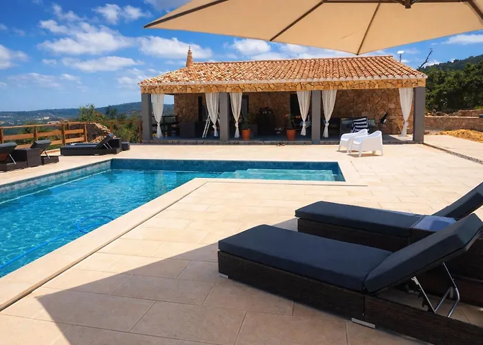 וילה Stone - Monte Chico Ze